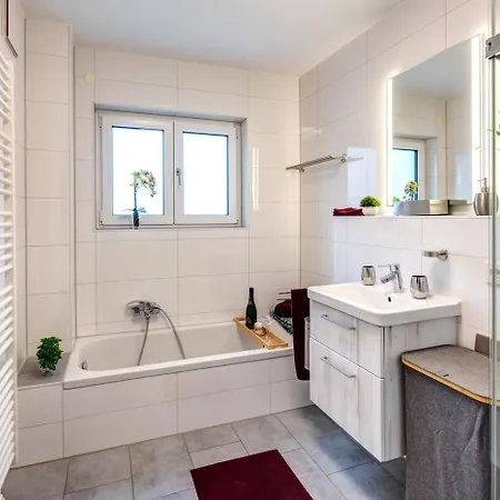 Dachterrassenwohnung In Seenaehe Lejlighed *